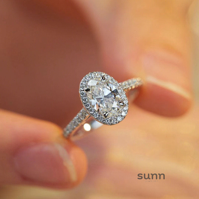 Tariyah Moissanite Oval Open Ring [T2UFCWT8]