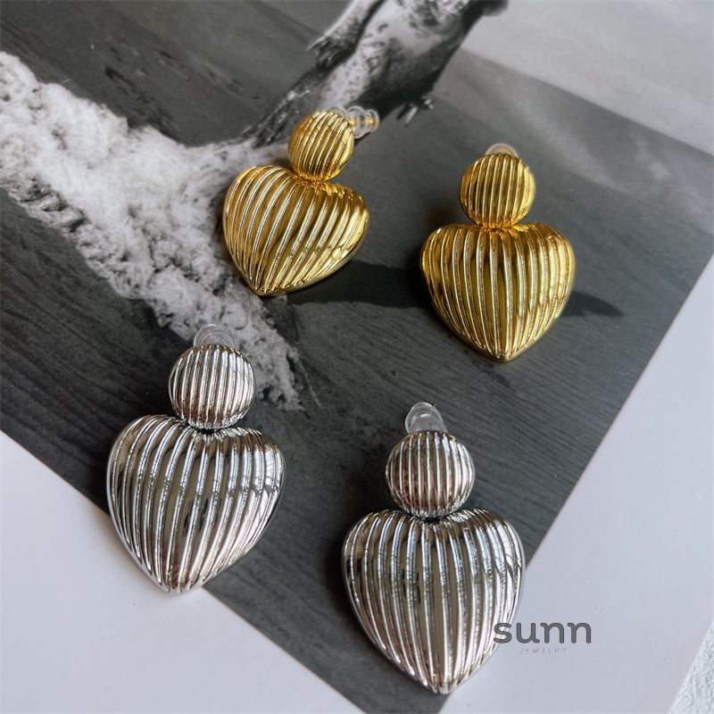 Tea Striped Heart Earrings [LQGSJF0Y]