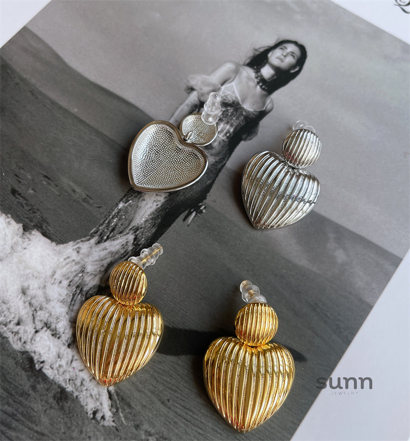Tea Striped Heart Earrings [ERVHV9CW]