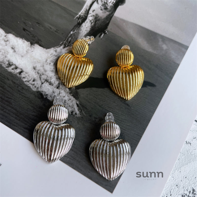 Tea Striped Heart Earrings [LJA5ZCR8]