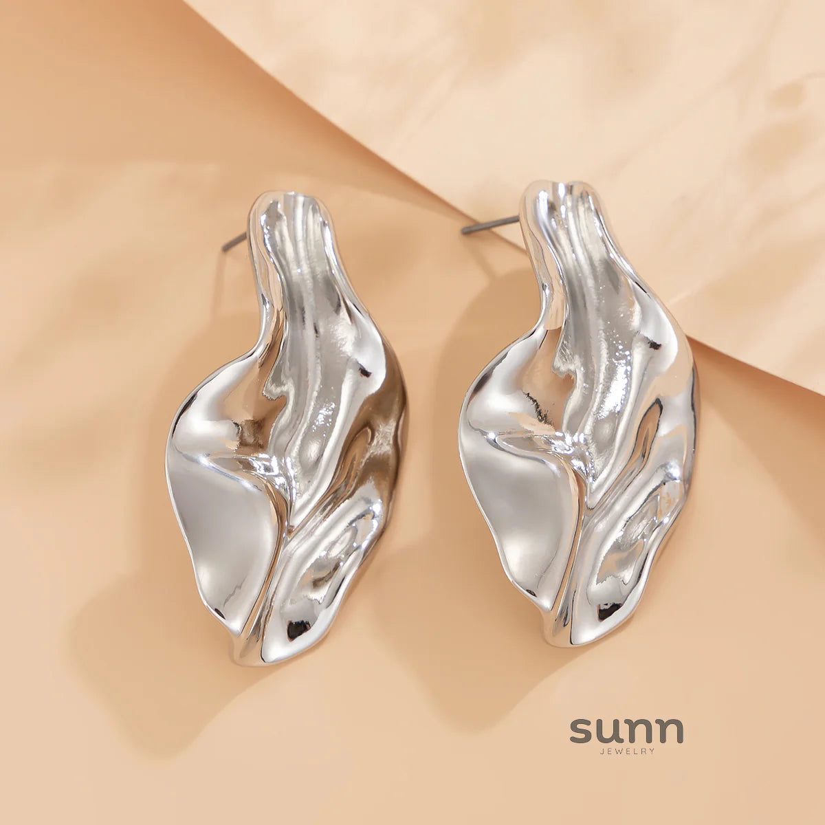 Teagen Sculptural Stud Earrings