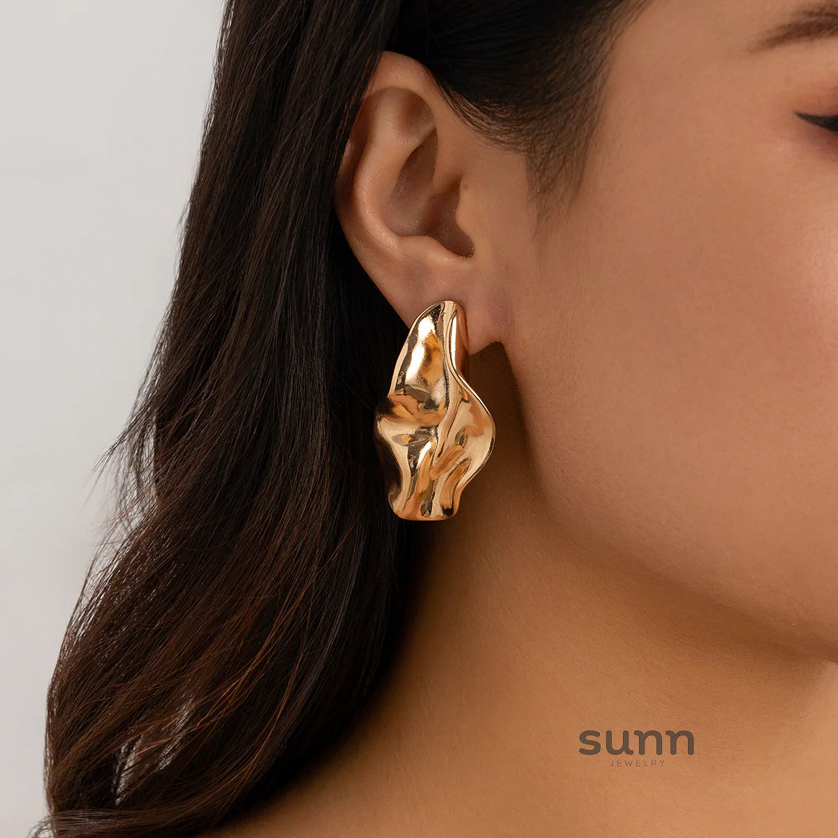 Teagen Sculptural Stud Earrings