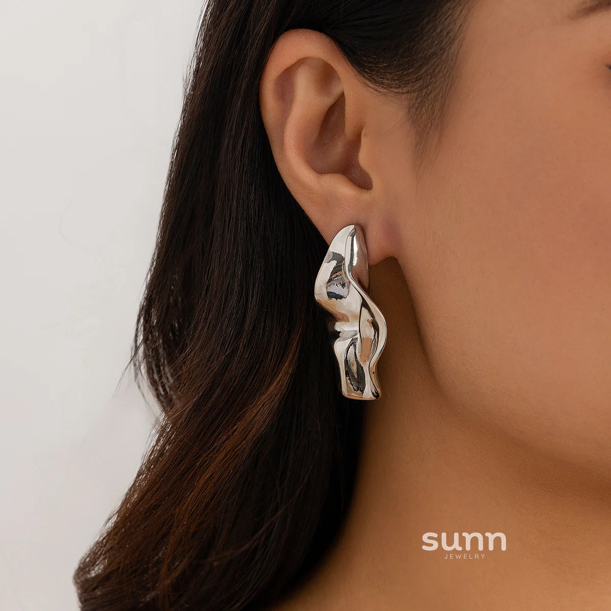 Teagen Sculptural Stud Earrings