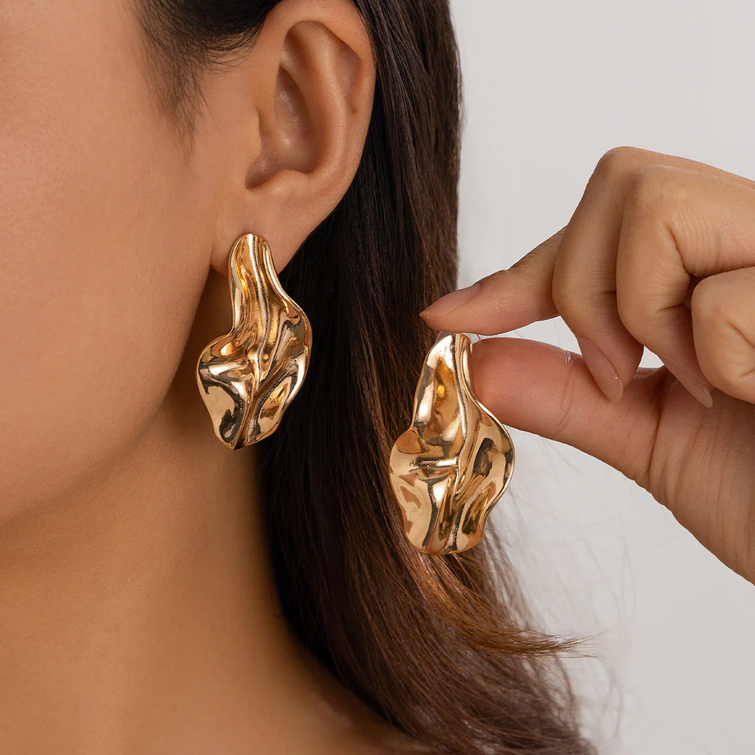 Teagen Sculptural Stud Earrings
