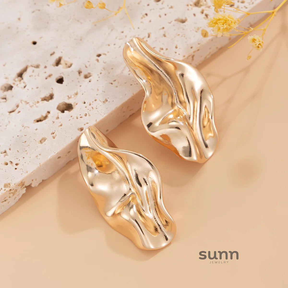 Teagen Sculptural Stud Earrings