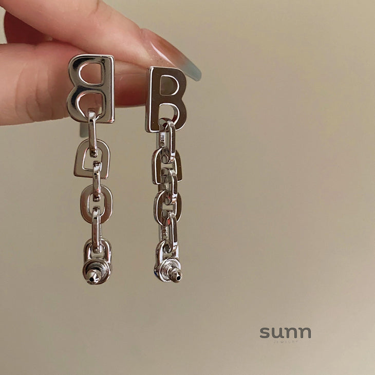 Tennessee Letter Drop Earrings [K2DCMI4Y]