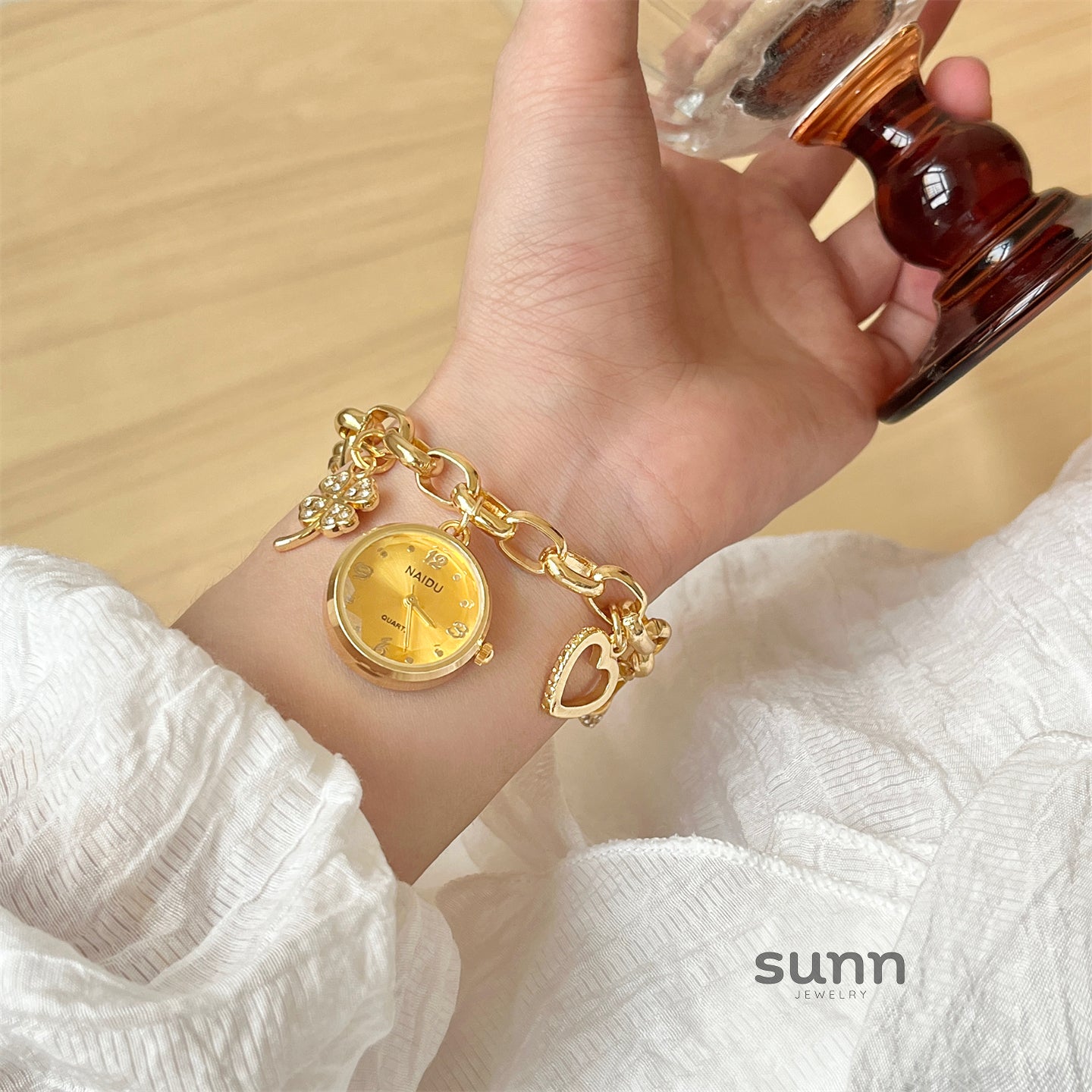Tesla Retro Heart Pendant Watch [39DW87WR]