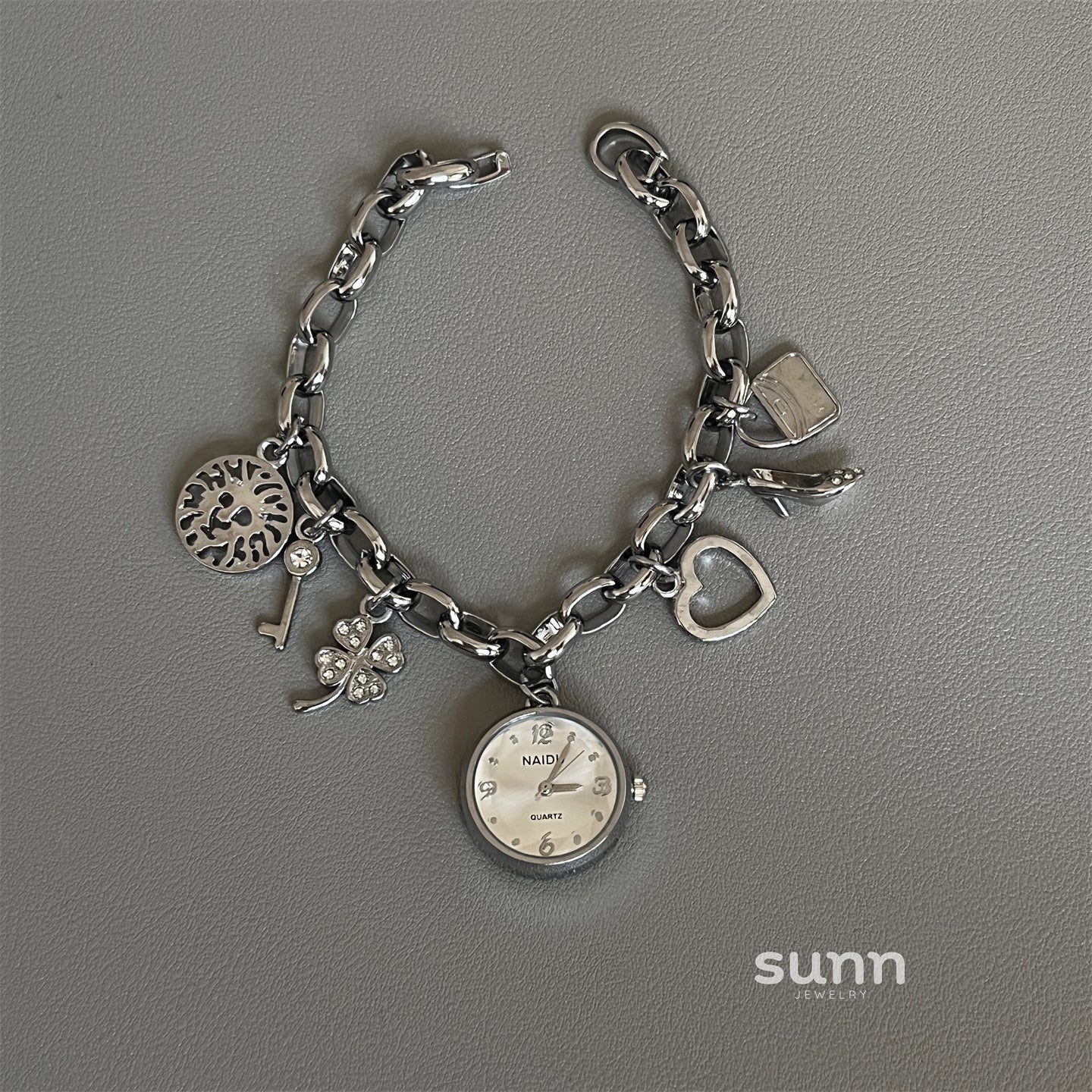 Tesla Retro Heart Pendant Watch [3SDXVZ6X]