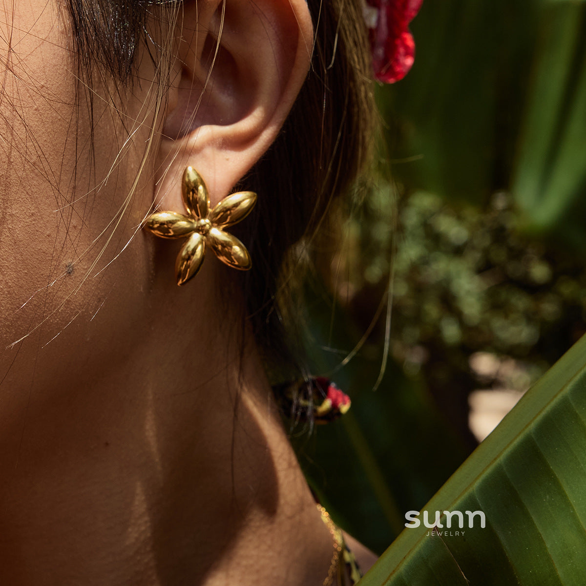 Teylie Floral Bloom Earrings [E60AGVXV]