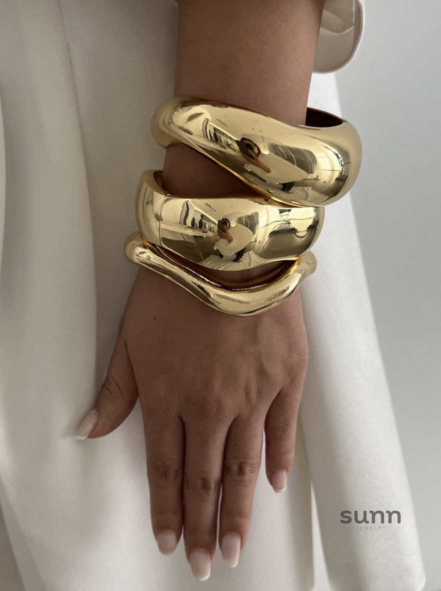 Thea Sculptural Cuff Bracelet [FJCVSM45]