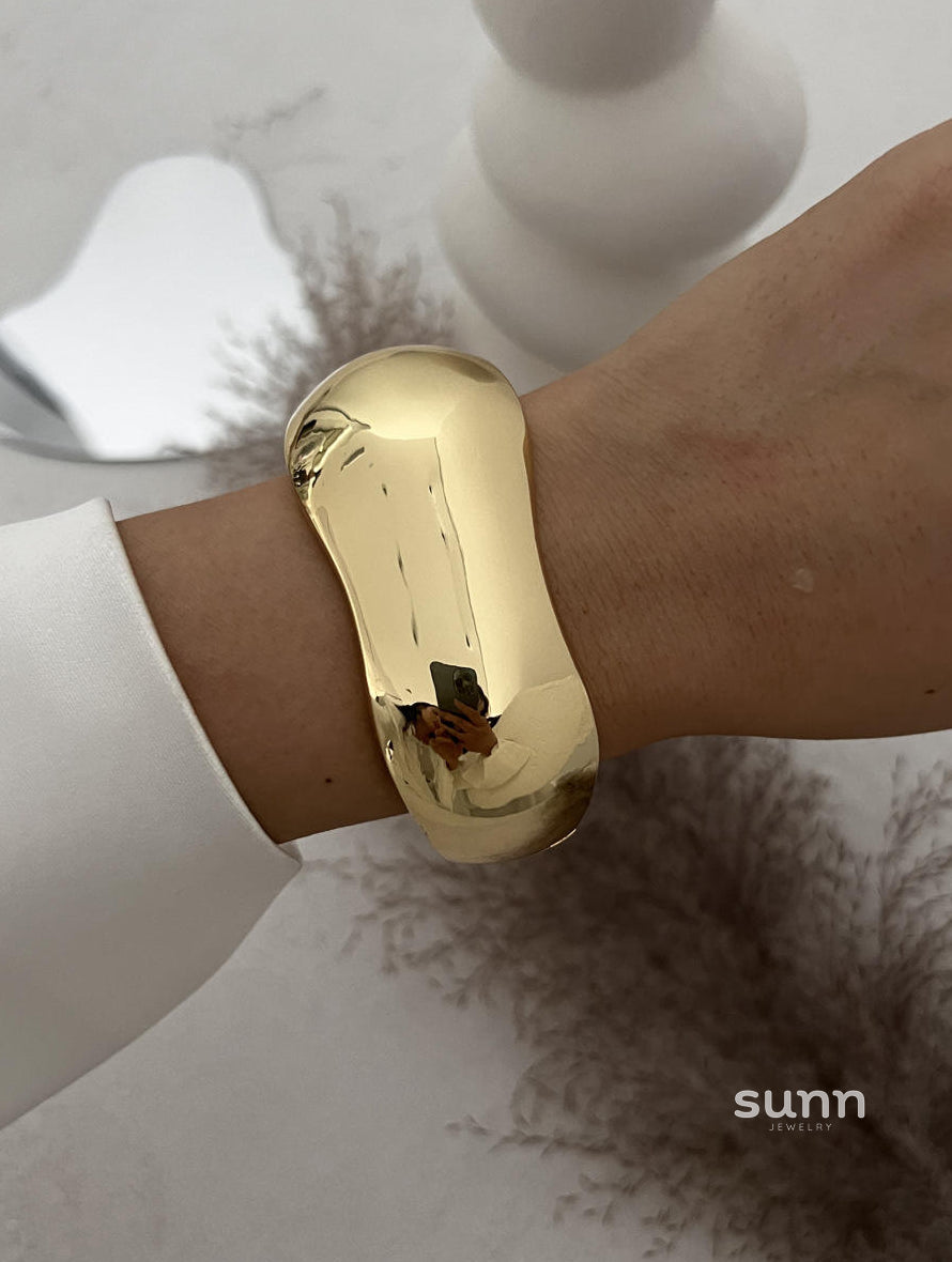 Thea Sculptural Cuff Bracelet [G2QIWHXA]