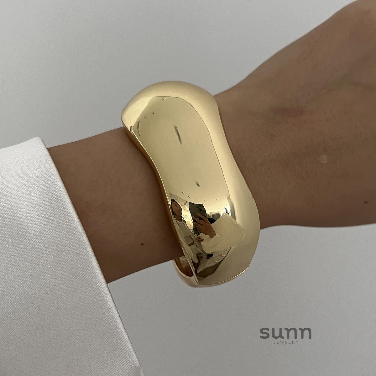 Thea Sculptural Cuff Bracelet [5ABWTLXV]
