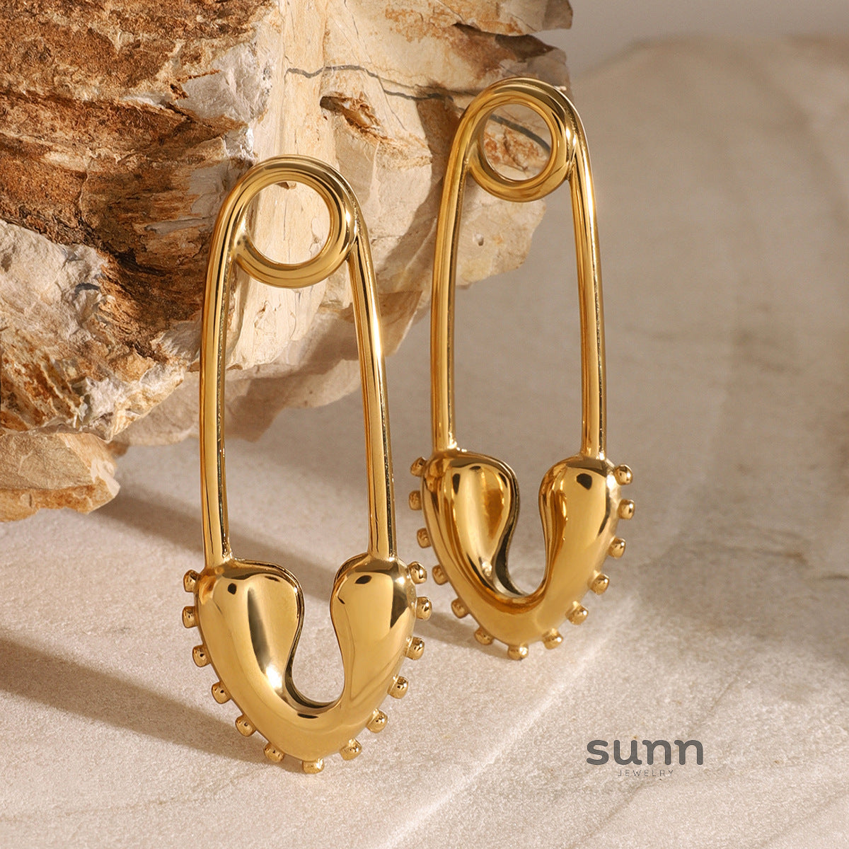 Tianna Gold Pin Heart Earrings [CJQ6JPR9]