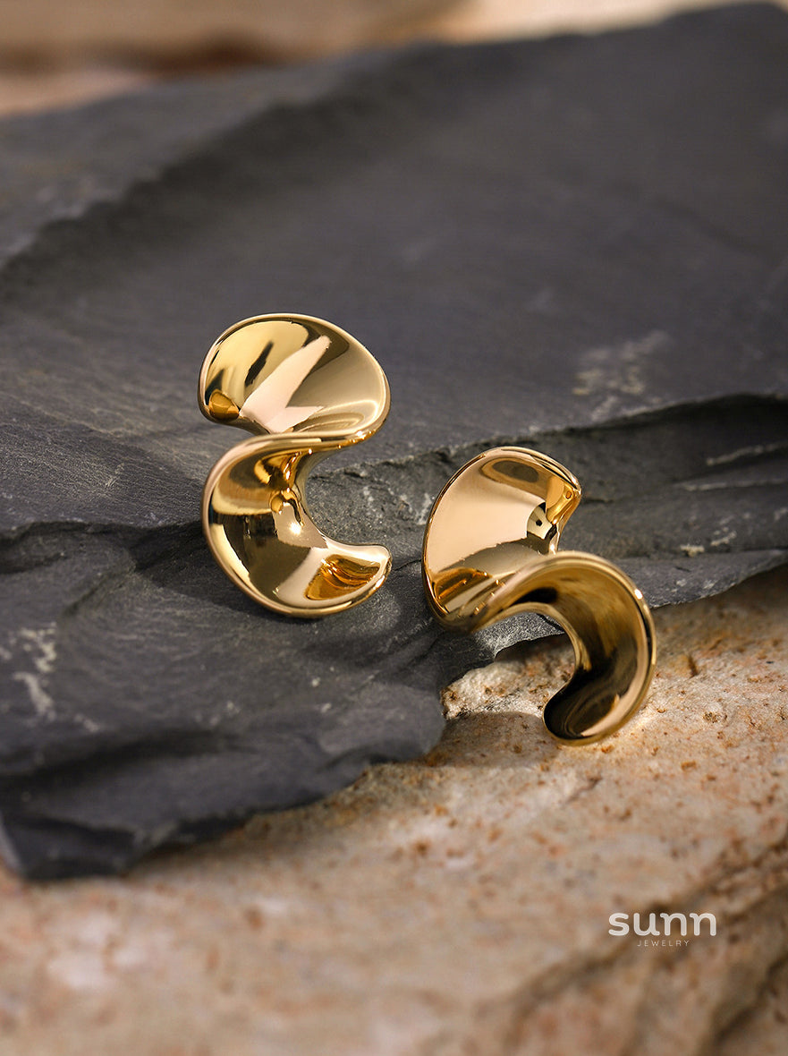 Tinleigh Gold Art Spiral Earrings [8CXUV3FW]