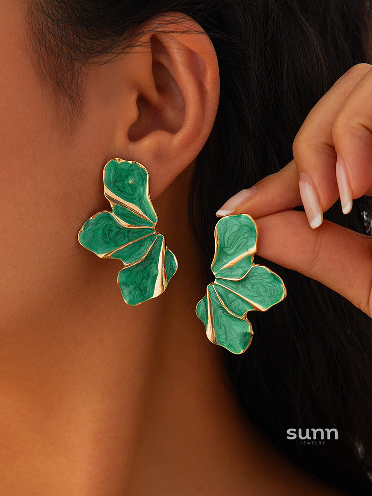 Tinley Gradient Petal Earrings [CN9DPX68]