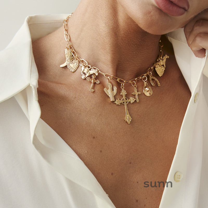 Toby Layered Heart Bloom Necklace [IRO3S88D]
