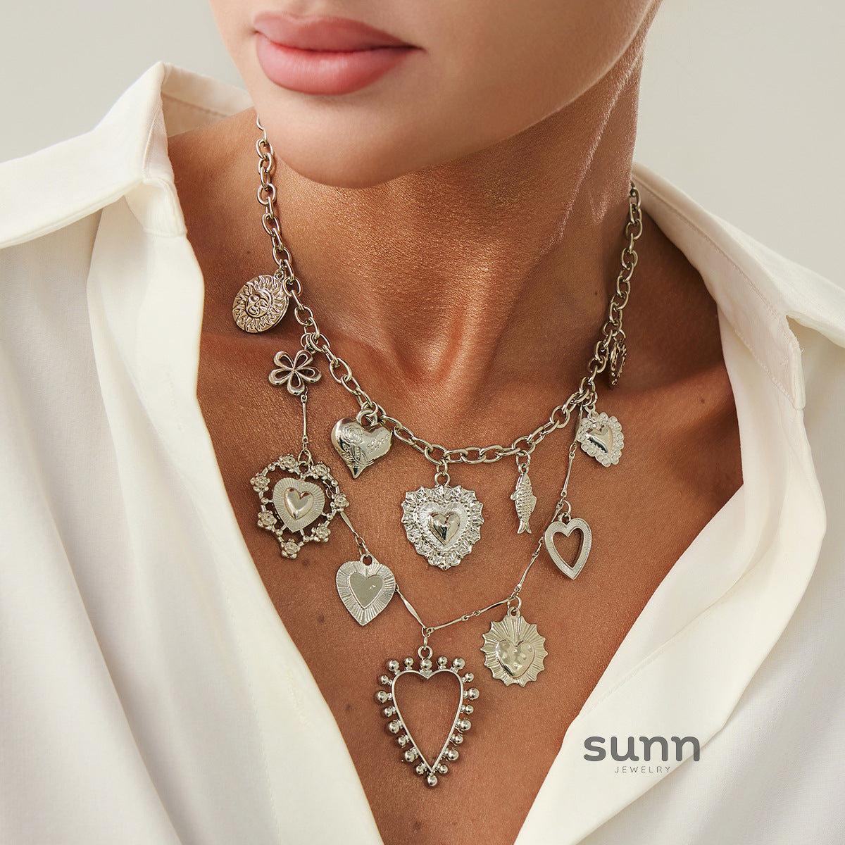 Toby Layered Heart Bloom Necklace [AH3LBPLK]