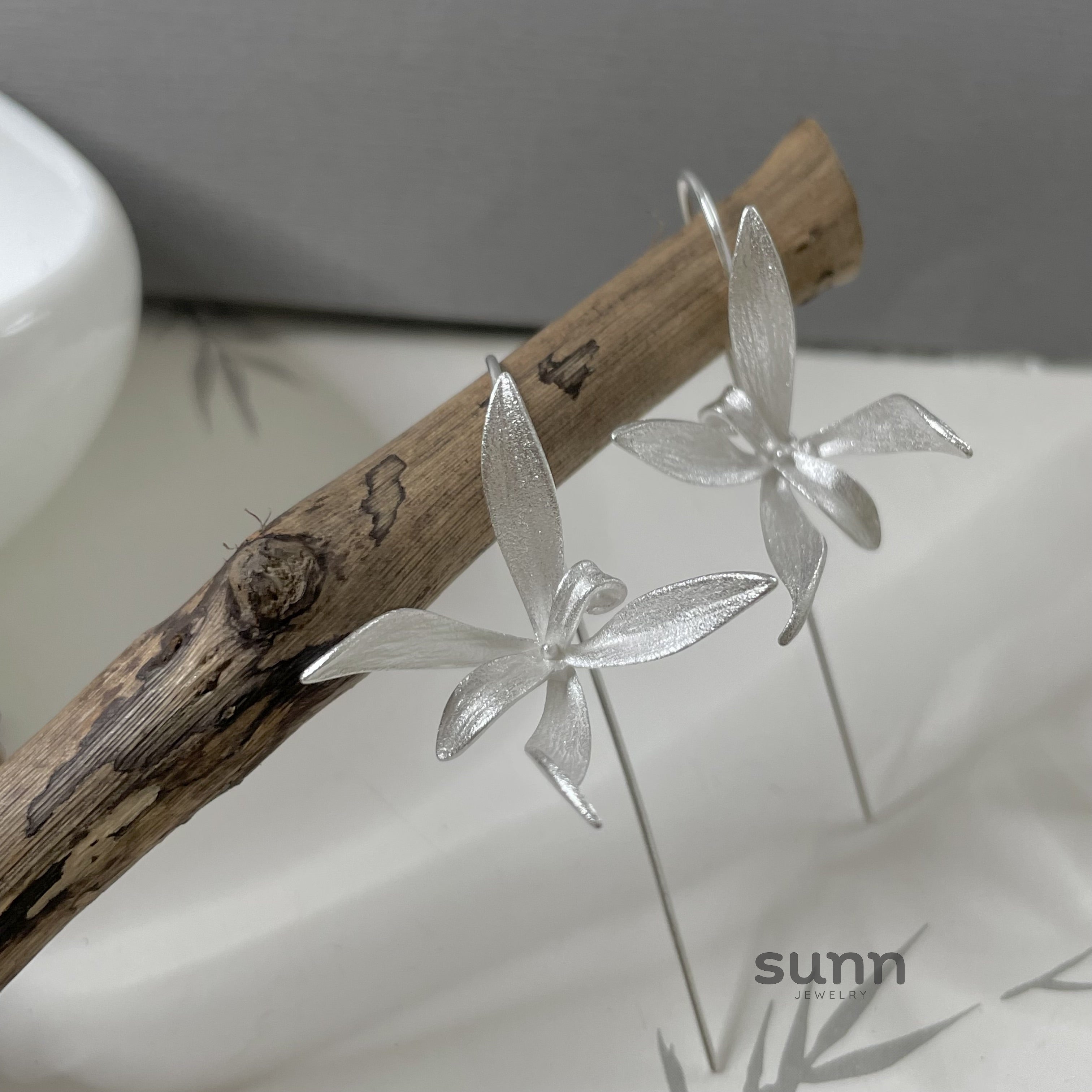 Toby Orchid Metal Studs [2L3YMKHW]