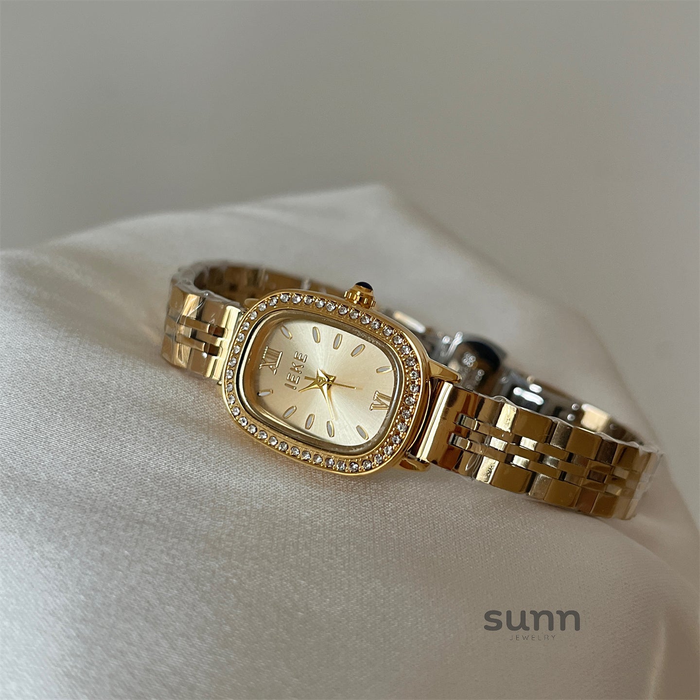 Tonya Crystal Wrist Watch [G02YU9ZU]