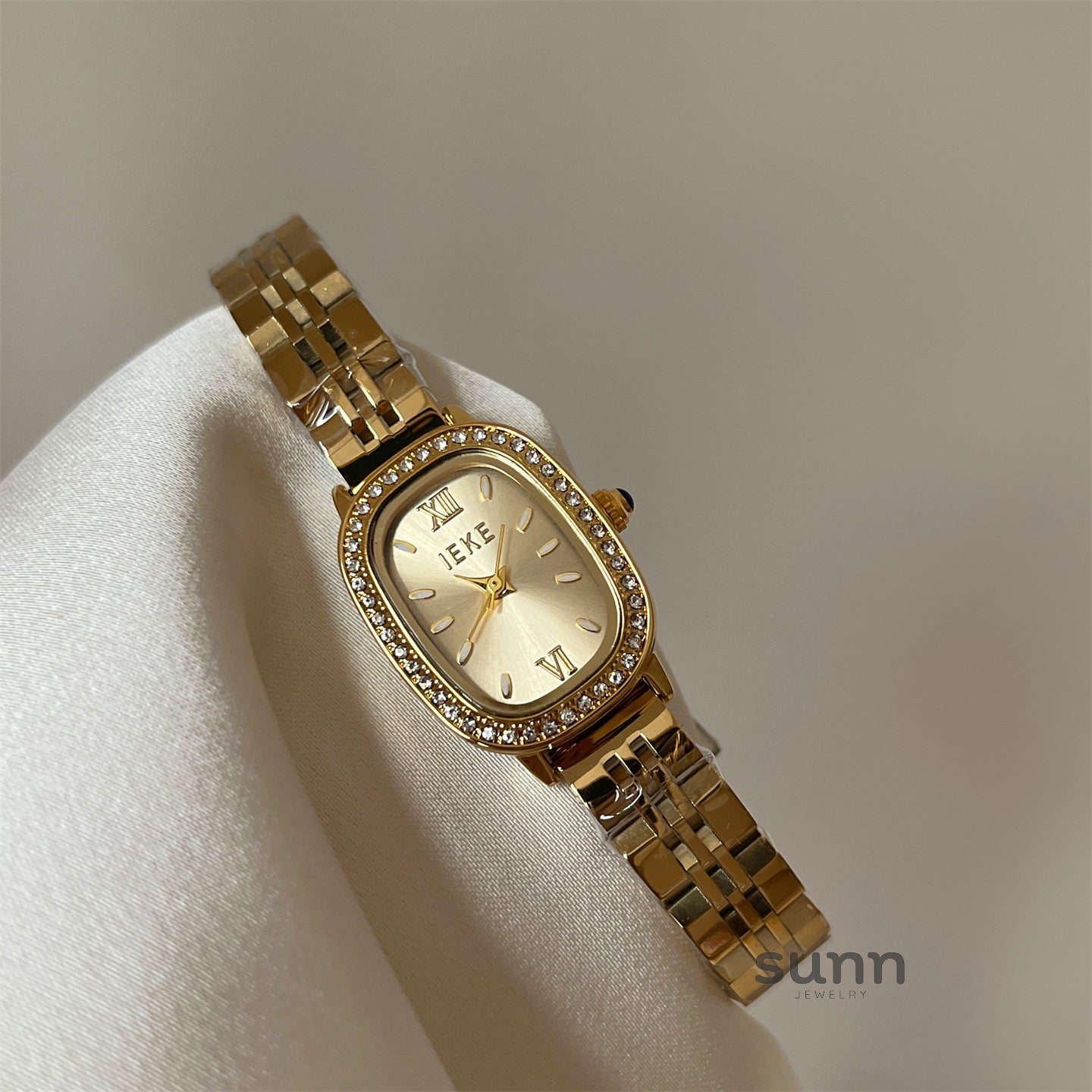 Tonya Crystal Wrist Watch [YYY6RSVZ]