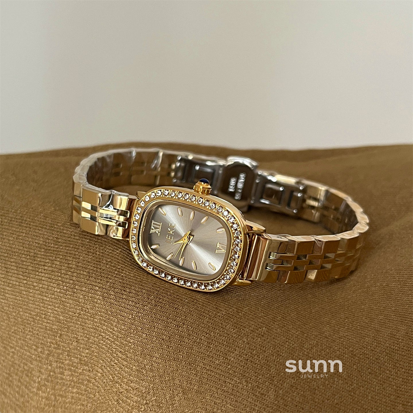Tonya Crystal Wrist Watch [MR3AXS5A]