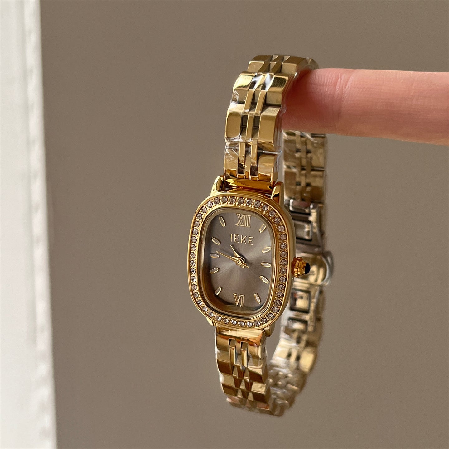 Tonya Crystal Wrist Watch [NUGZP4I3]