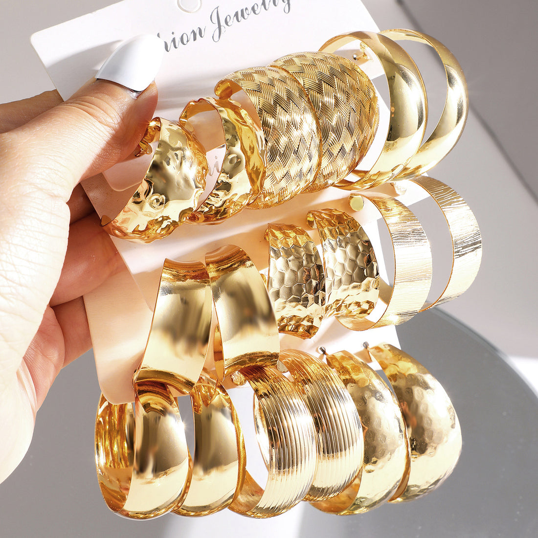 Tori C-Shaped Earring Set [3NETU1XD]