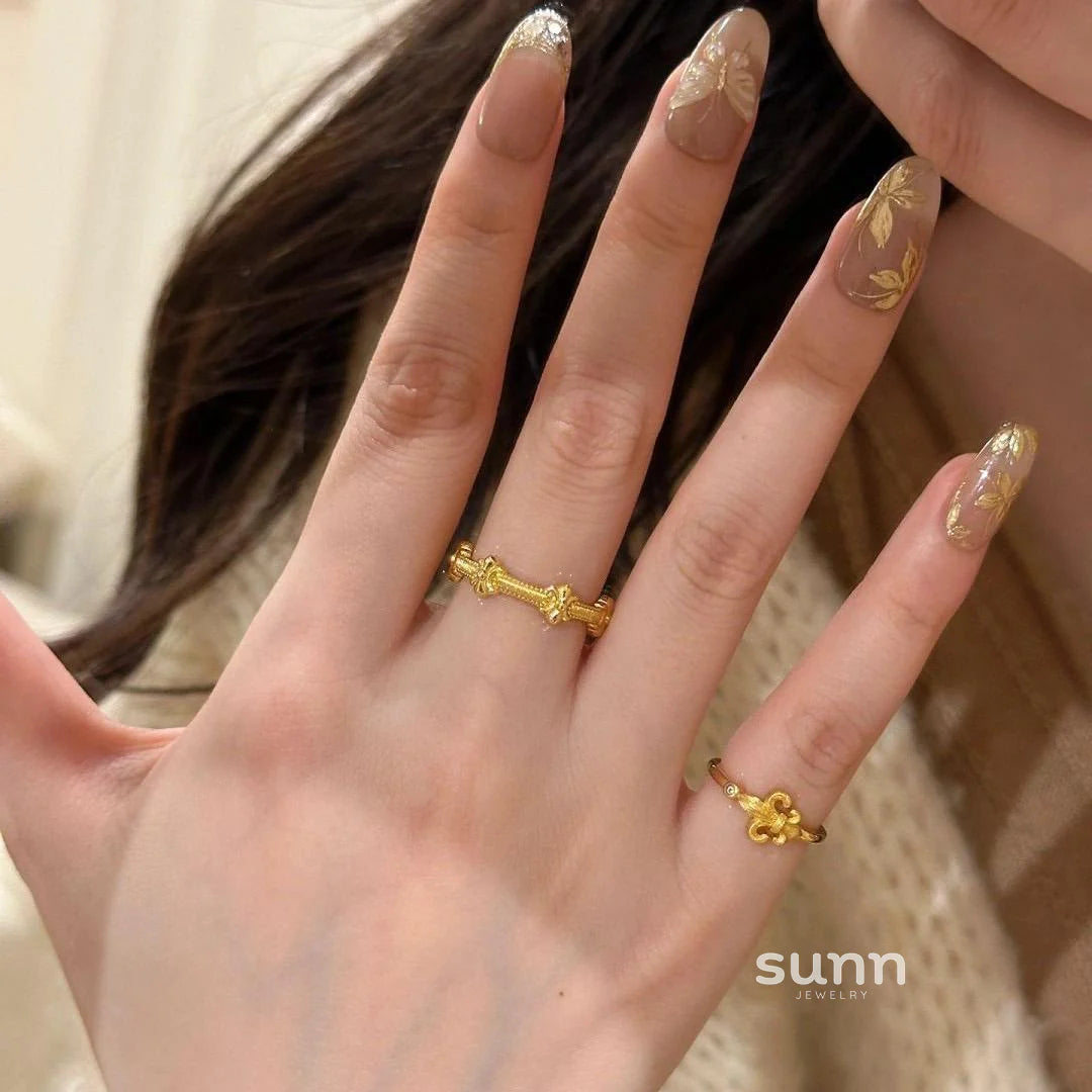 Tracey Regal Iris Ring
