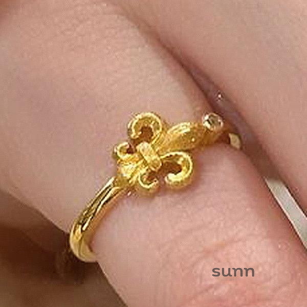 Tracey Regal Iris Ring