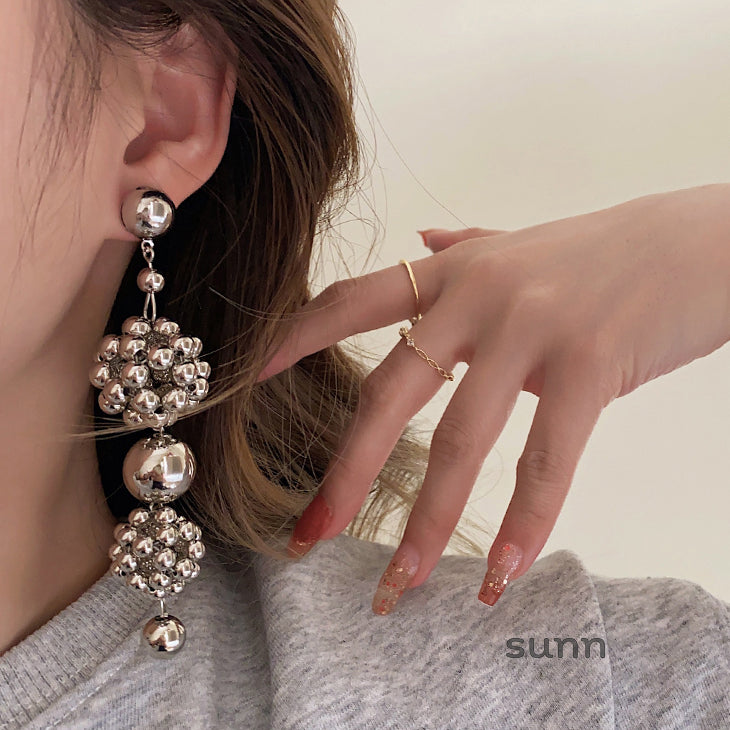 Truth Exaggerated Silver Ball Earrings [DH9V6AGQ]