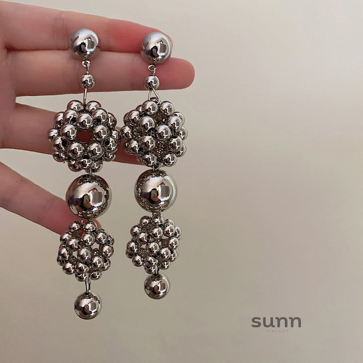 Truth Exaggerated Silver Ball Earrings [9G9V771H]
