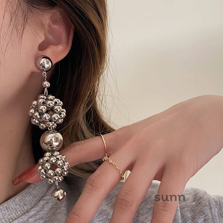 Truth Exaggerated Silver Ball Earrings [TKNN5MG5]