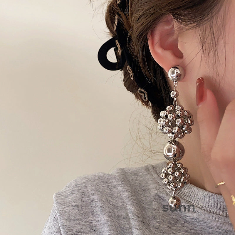 Truth Exaggerated Silver Ball Earrings [L83NP8I3]