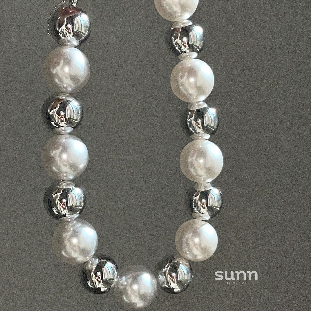 Tulsi Baroque Pearl Choker