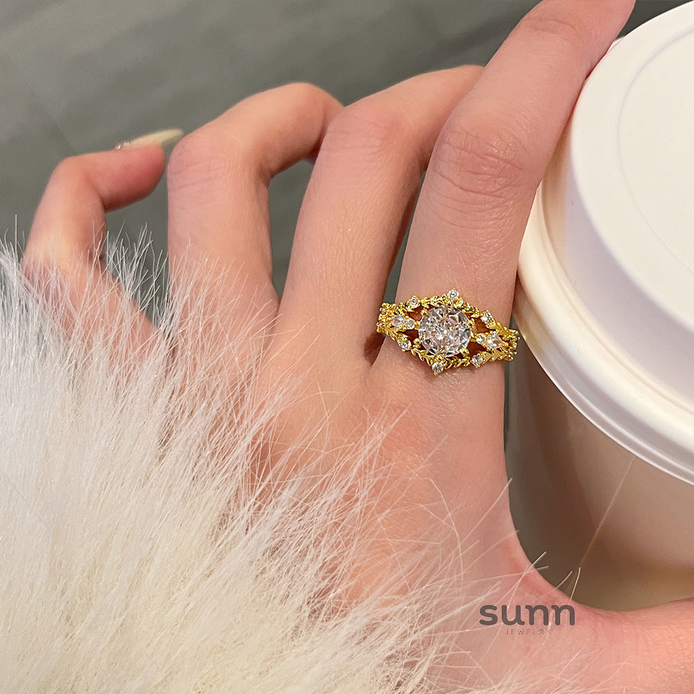 Tulsi Regal Zircon Ring [ULKTWM8D]