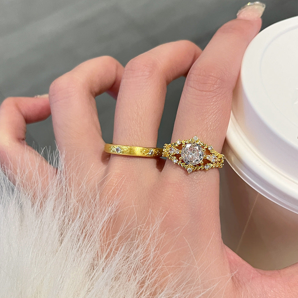 Tulsi Regal Zircon Ring [J6HF54KT]
