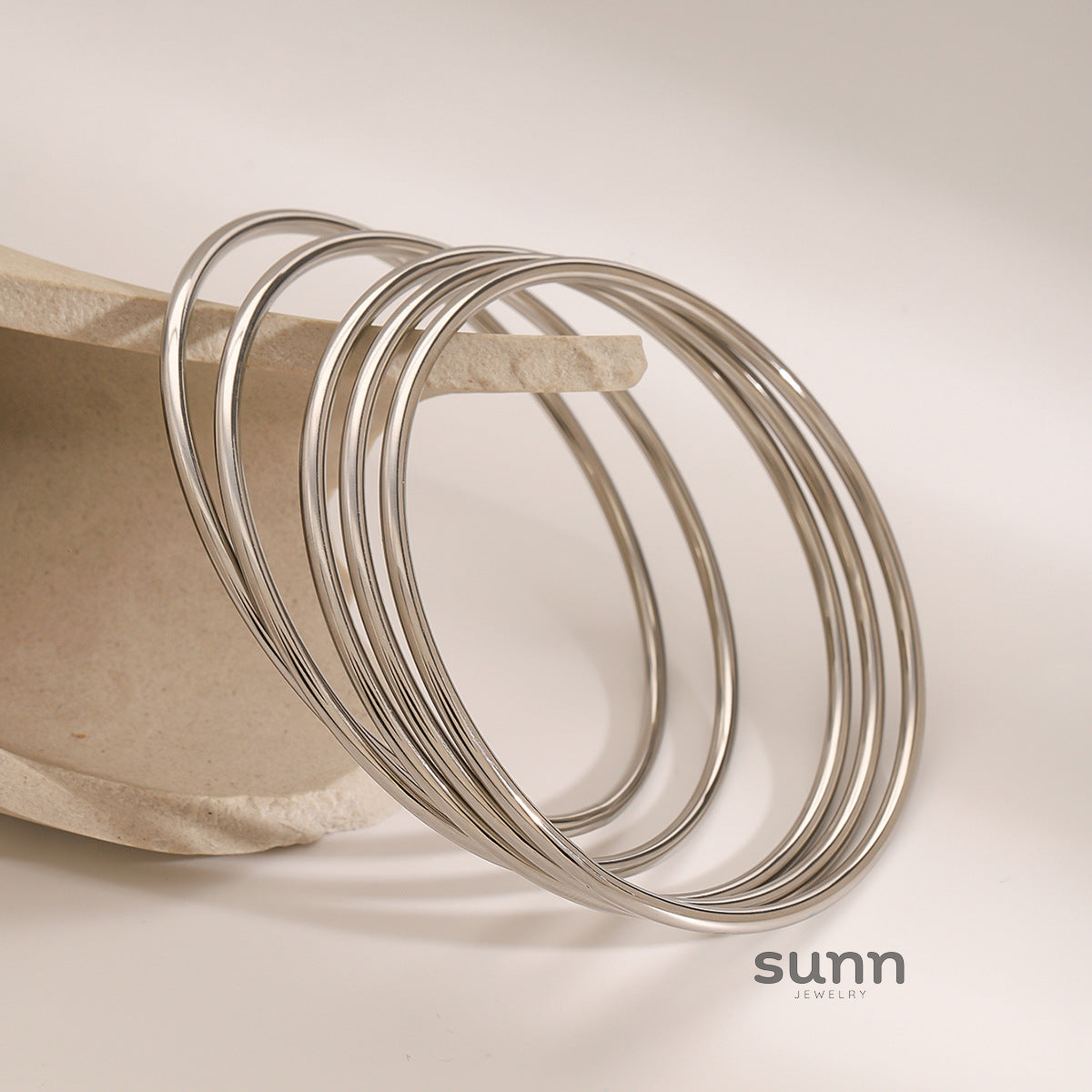 Tyana Sleek Bangle Bracelet [P6ITJV4T]
