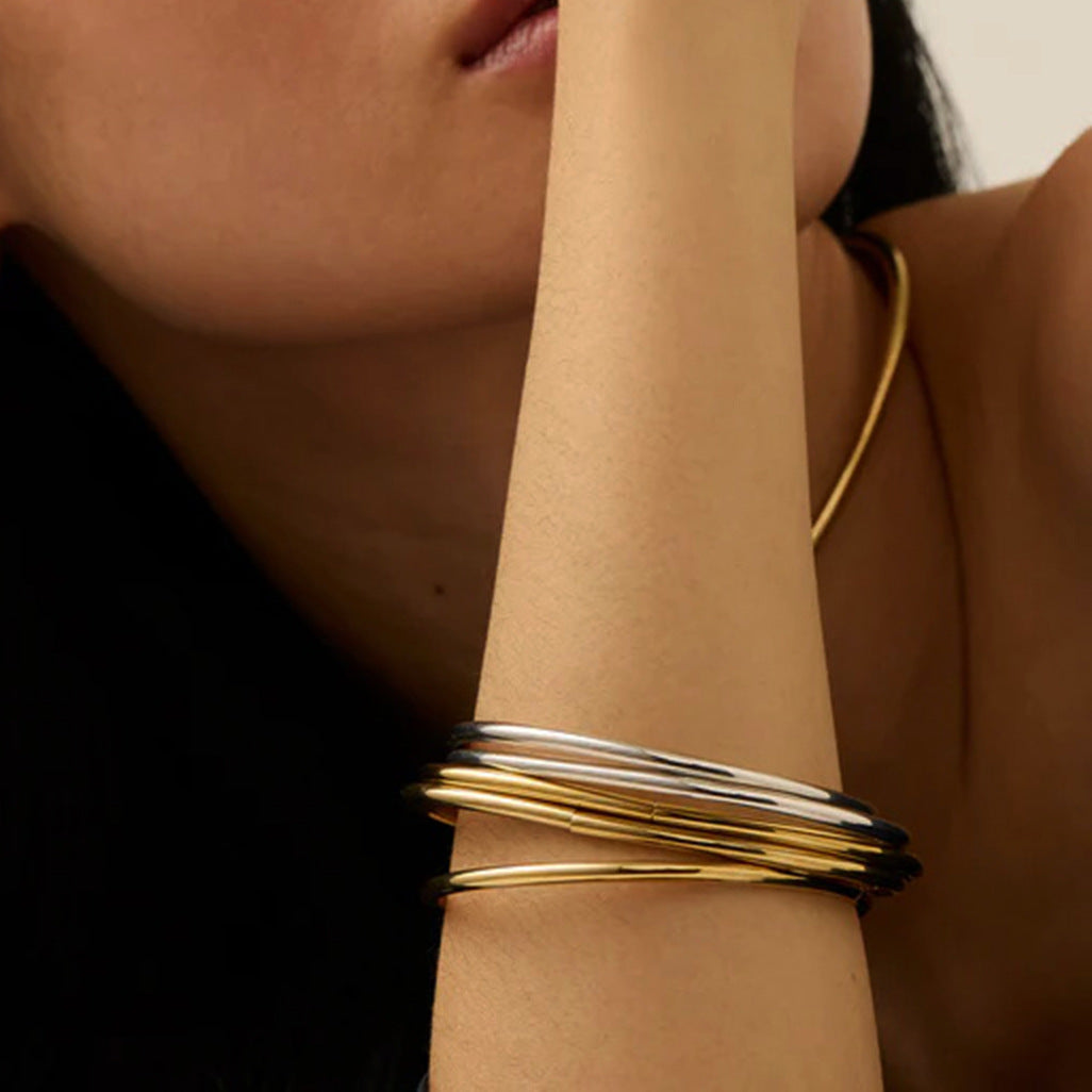 Tyana Sleek Bangle Bracelet [OPS790M5]