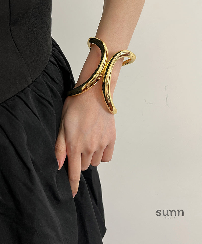 Tyanna Double C Cuff Bracelet [DHDF429W]