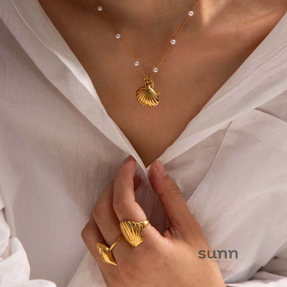 Tyanna Pearl Shell Necklace [9SQ40F1U]