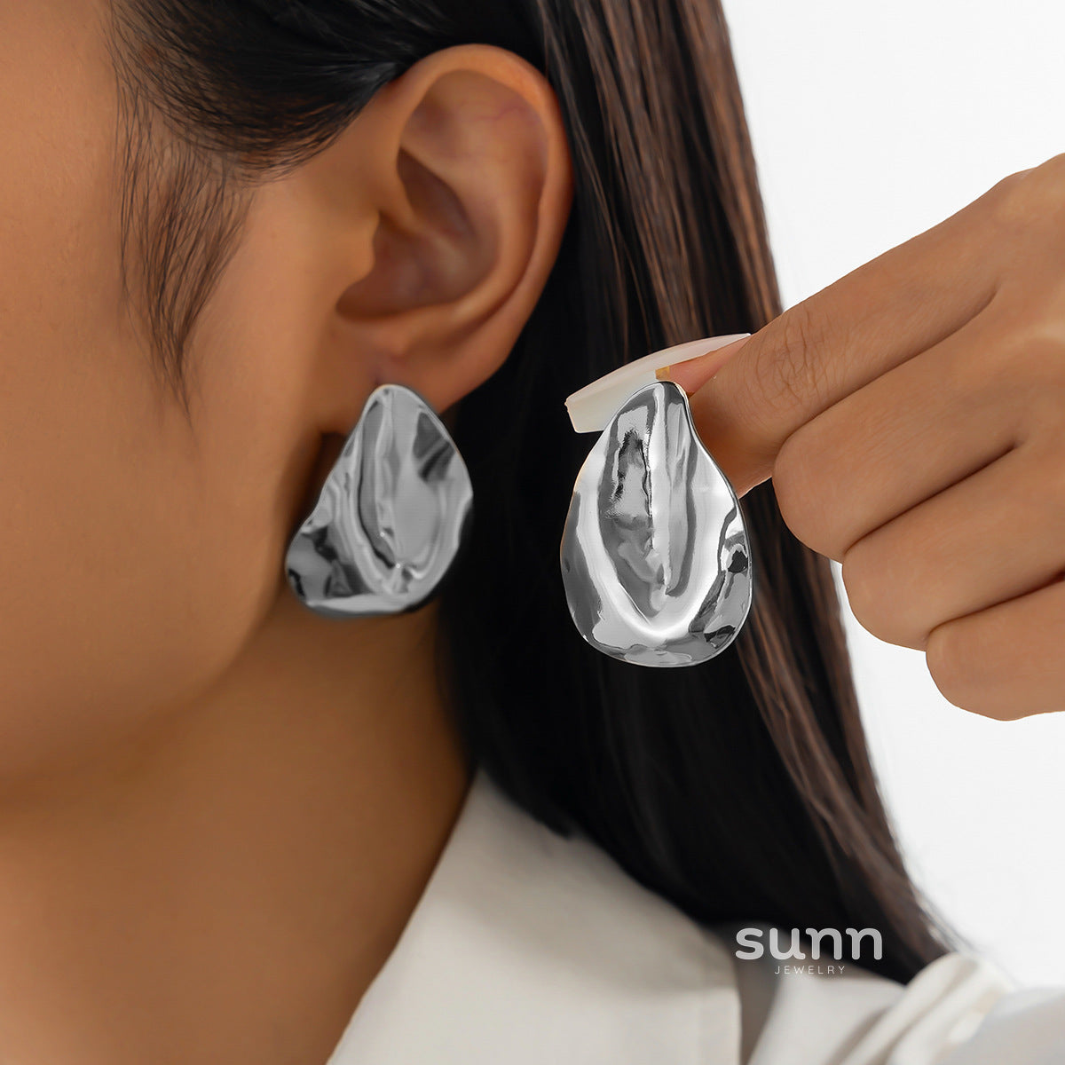 Tyra Sculptural Bow Petal Earrings [WC1639NY]