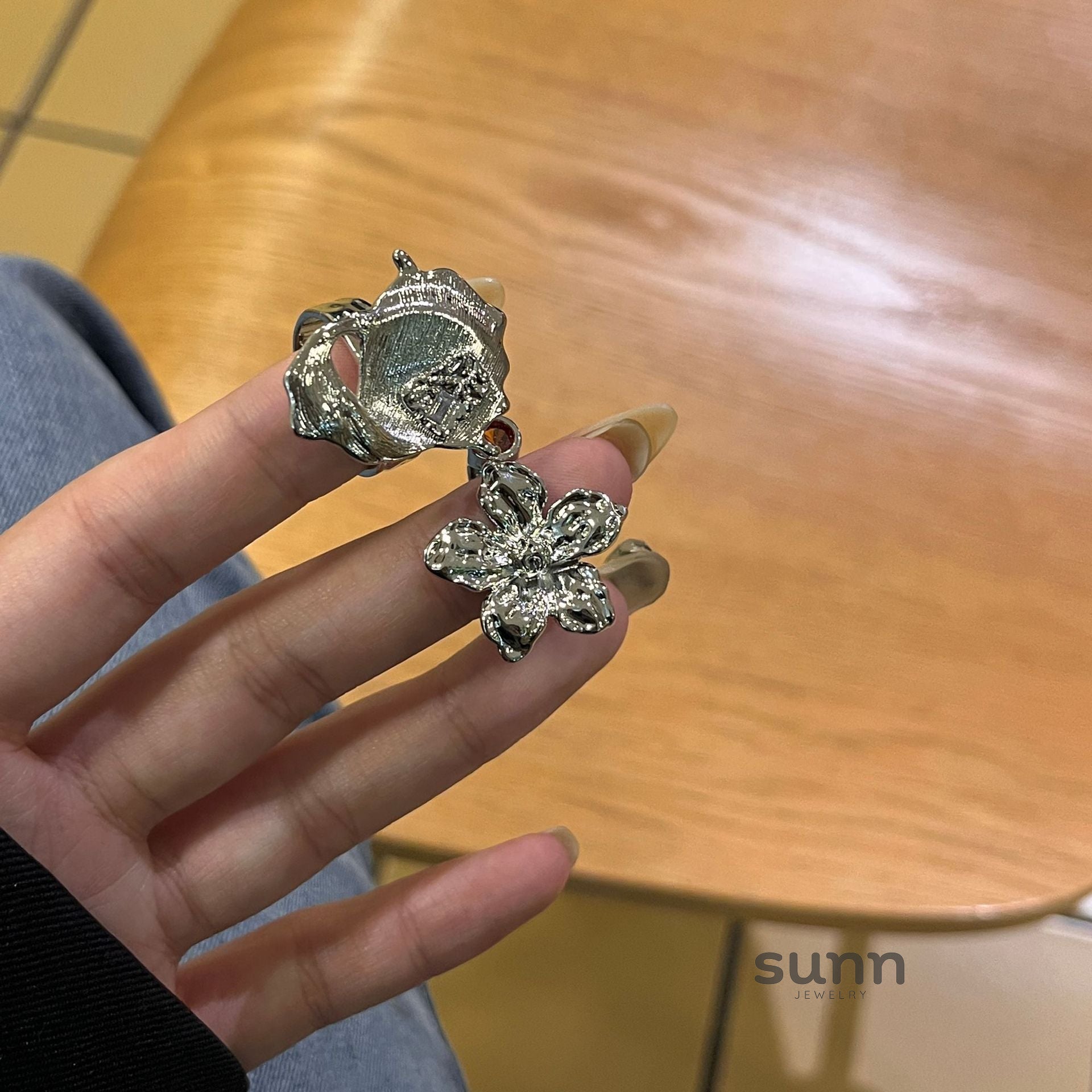 Tzirel Metallic Flower Ring [WW0TFMJ7]