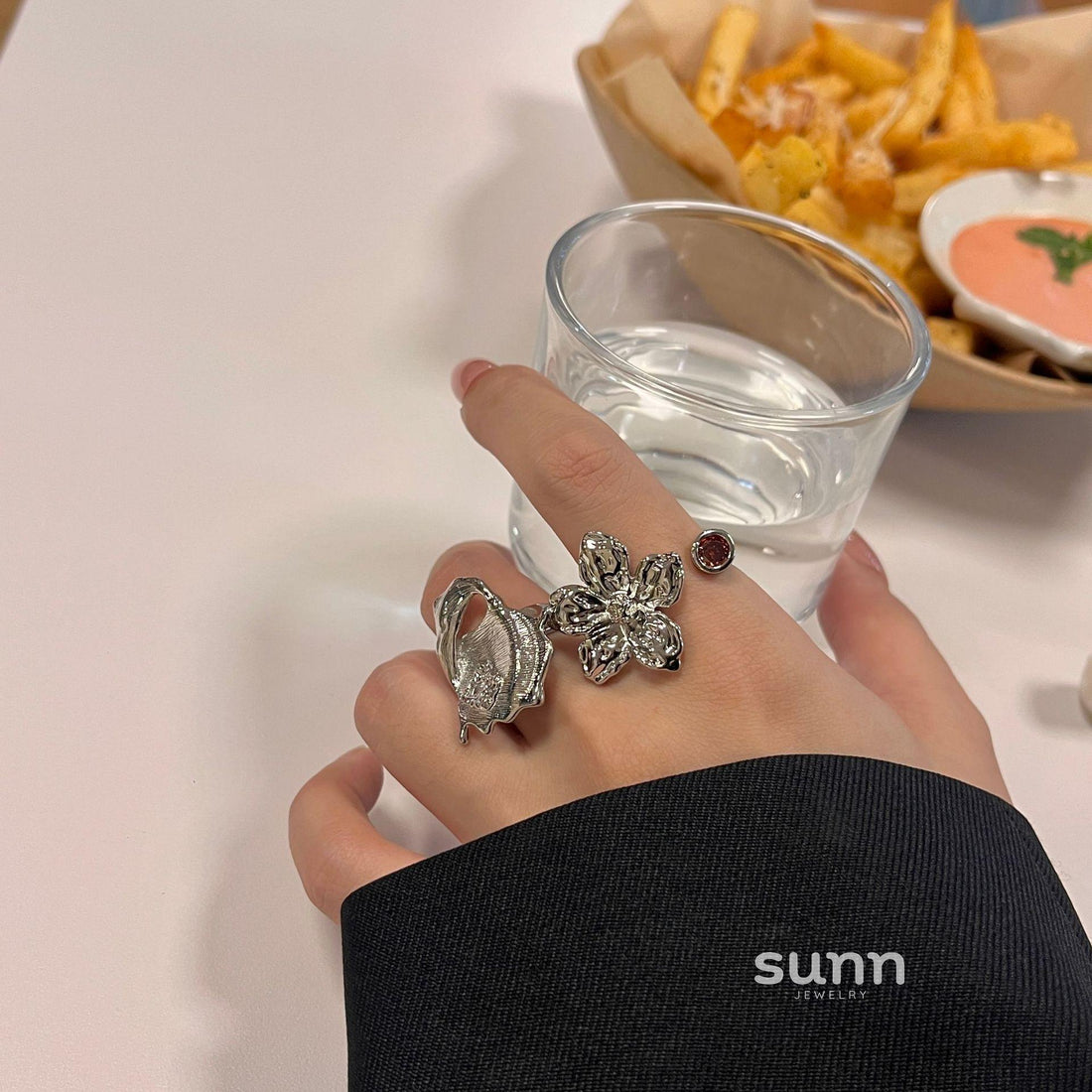 Tzirel Metallic Flower Ring [S97JK4CT]