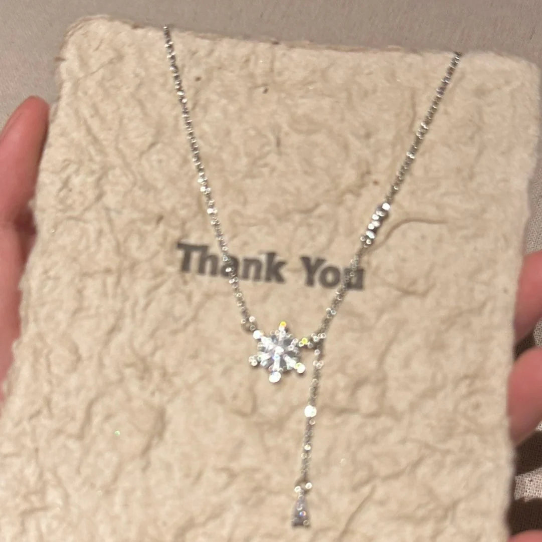 Una Celestial Snowflake Necklace