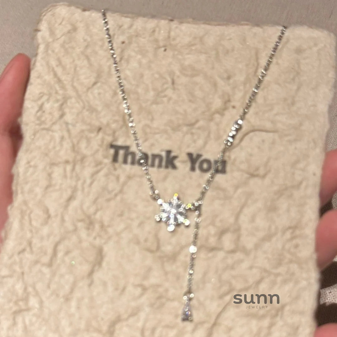 Una Celestial Snowflake Necklace