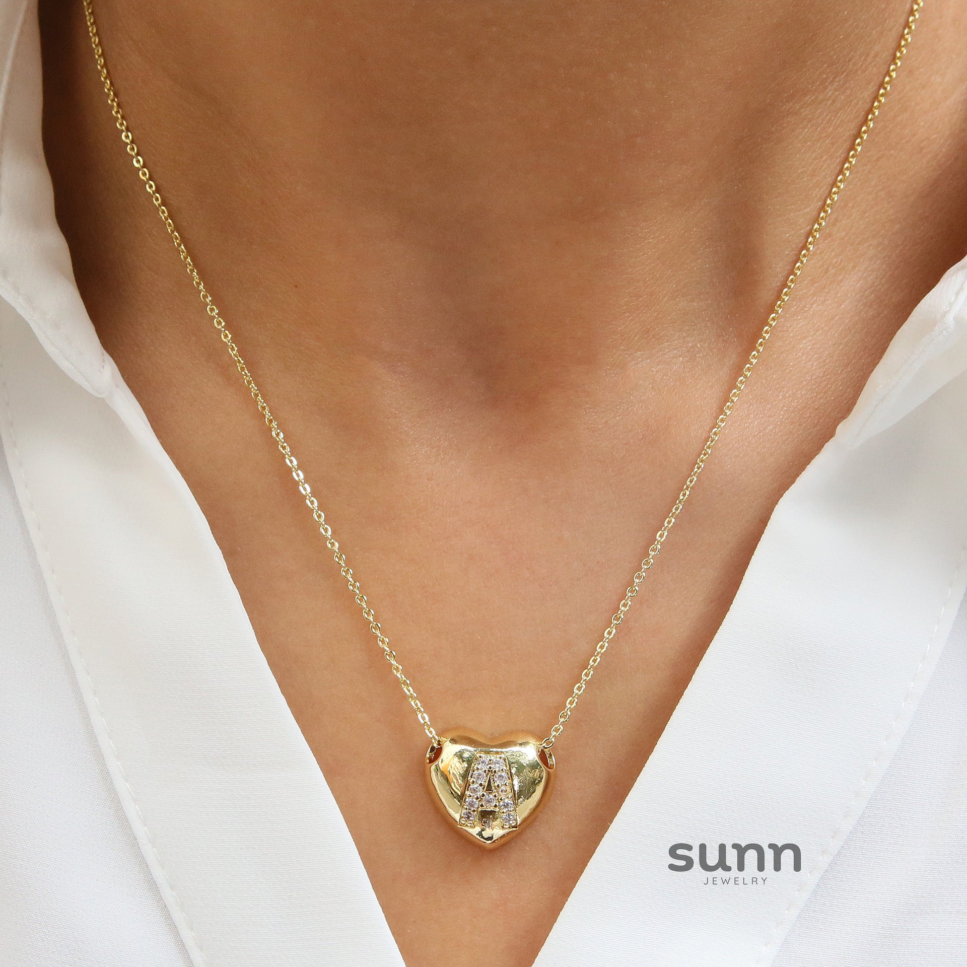 Una Heart Initial Necklace [C32ZAFO4]