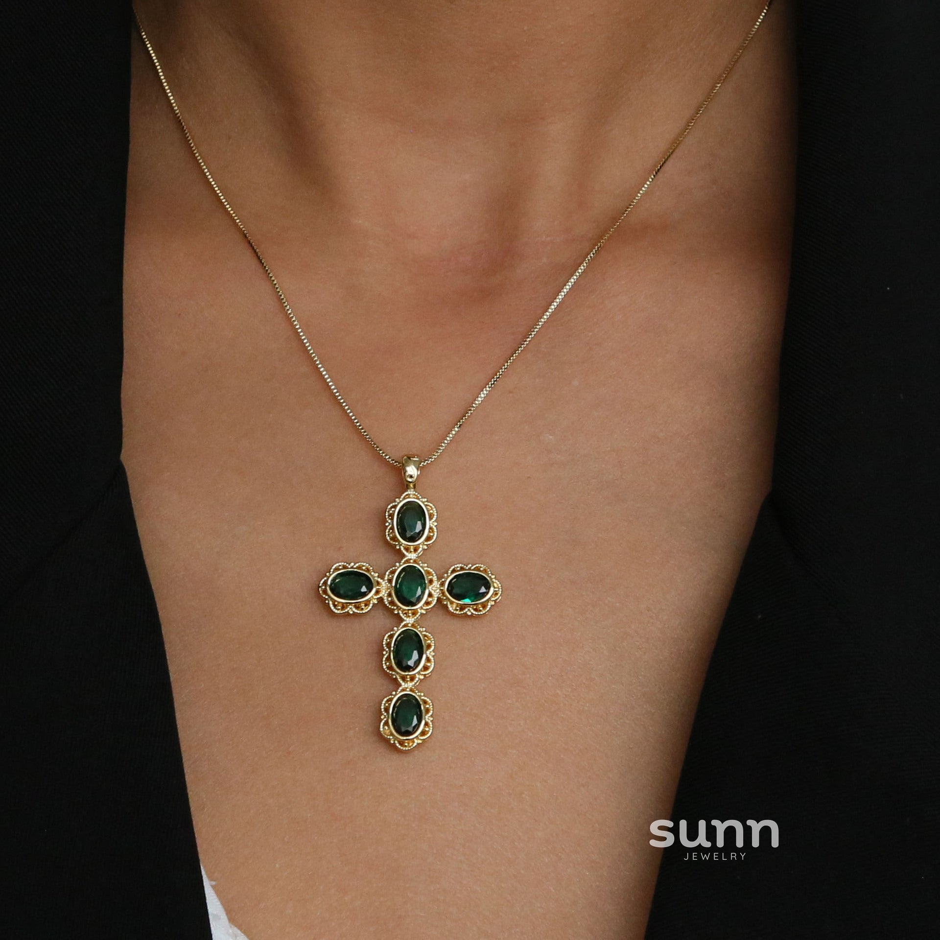 Unique Zircon Cross Pendant Necklace [56764BLT]