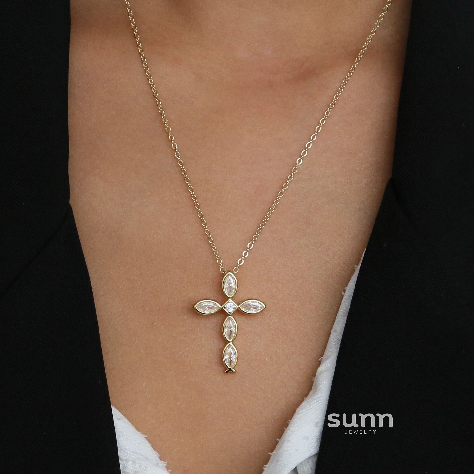 Unique Zircon Cross Pendant Necklace [HMDOU0TY]
