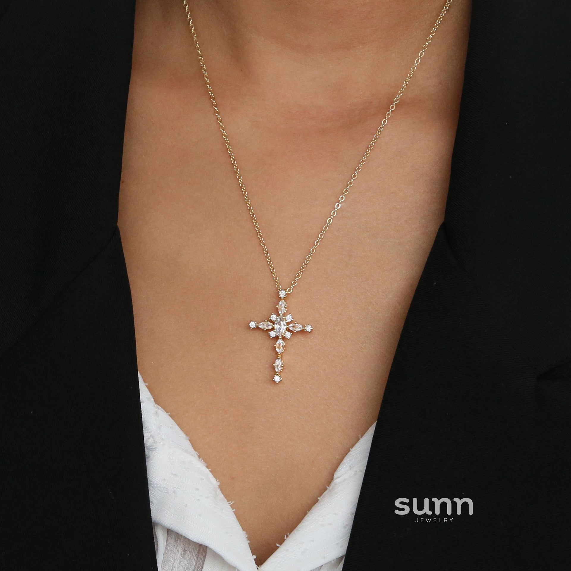 Unique Zircon Cross Pendant Necklace [ER5AZK1G]