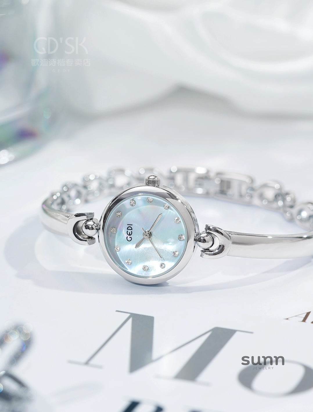 Vaani Petite Bracelet Watch [WM09SZDH]